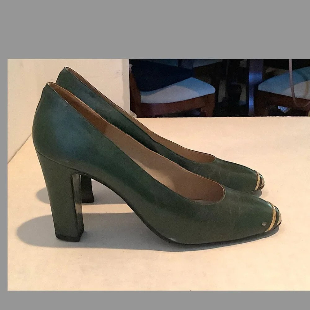 Kurt Geiger VINTAGE 1970S ITALY SHOES: Forest LEATHER Pumps , 2 1/2" heel - Picture 4 of 12